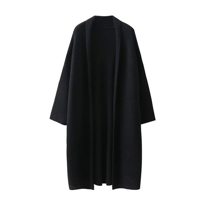 Loose and elongated jacket for women