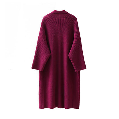 Loose and elongated jacket for women