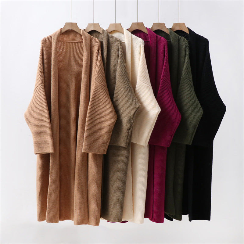 Loose and elongated jacket for women