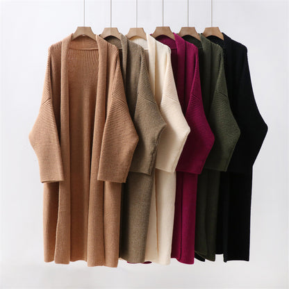 Loose and elongated jacket for women